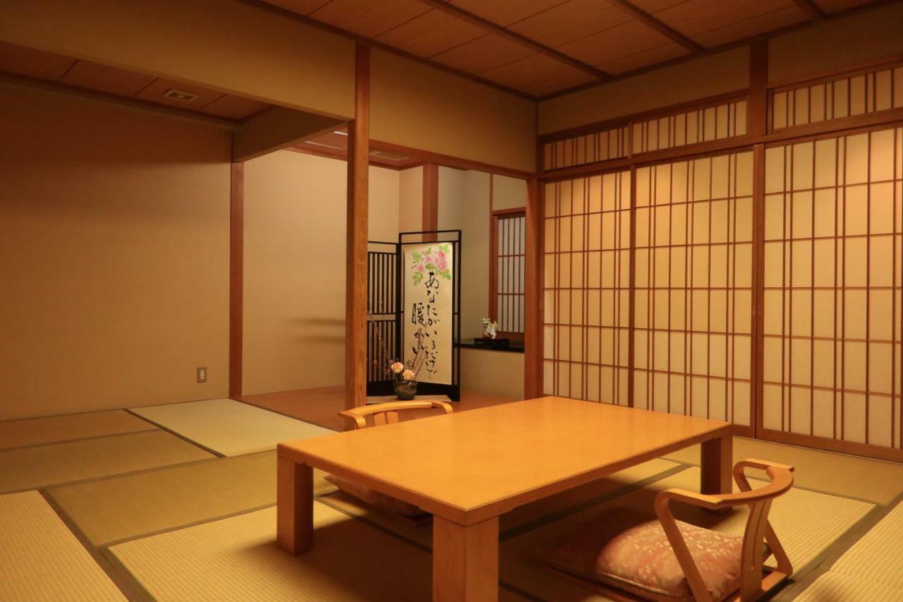 Izumiya Ryokan Киото Экстерьер фото