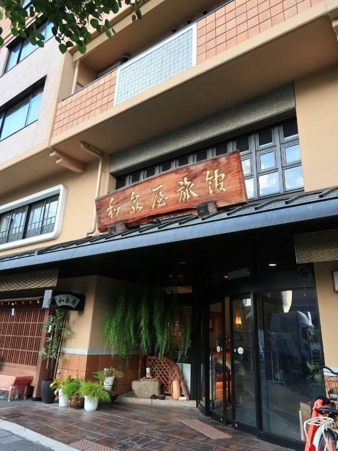Izumiya Ryokan Киото Экстерьер фото